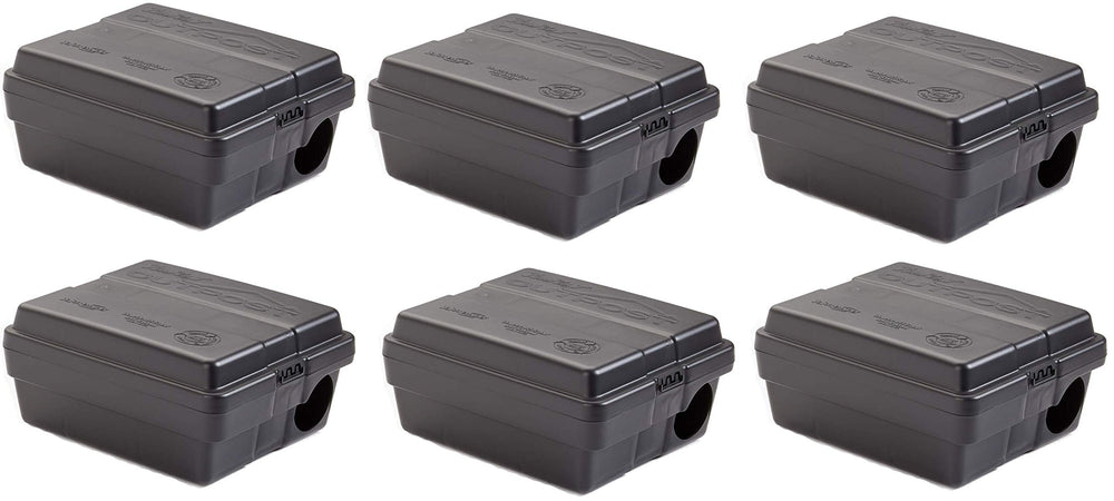 Tomcat open interior tray revealing removable tray for easy bait handling