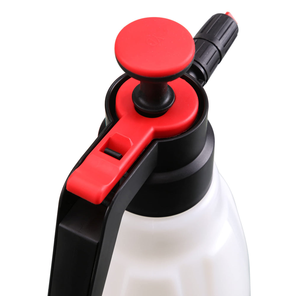 TOMTOOL filled 1.8L bottle shown beside a water bottle to show capacity benefit