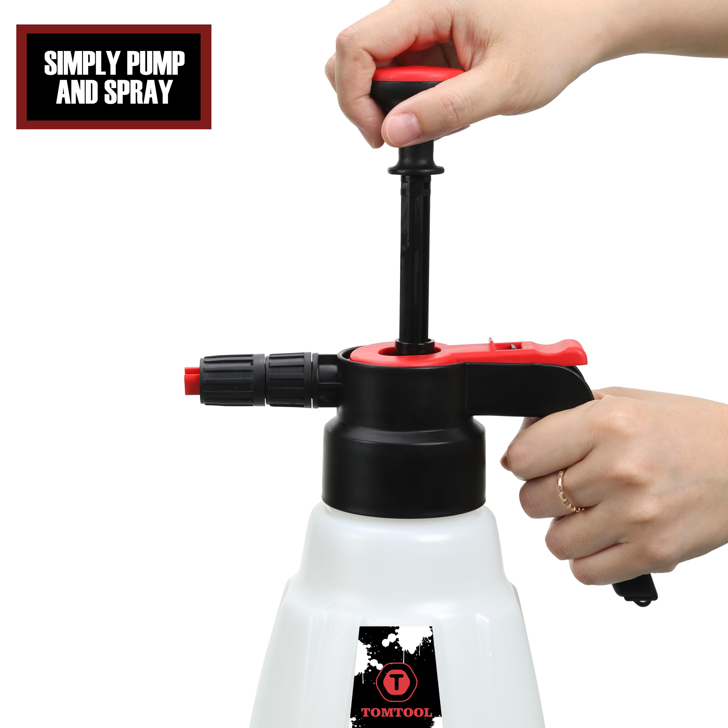 TOMTOOL producing a fine water mist for gentle plant watering and rinsing