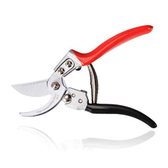TONMA close-up of SK5 steel blade edge highlighting long-lasting sharpness