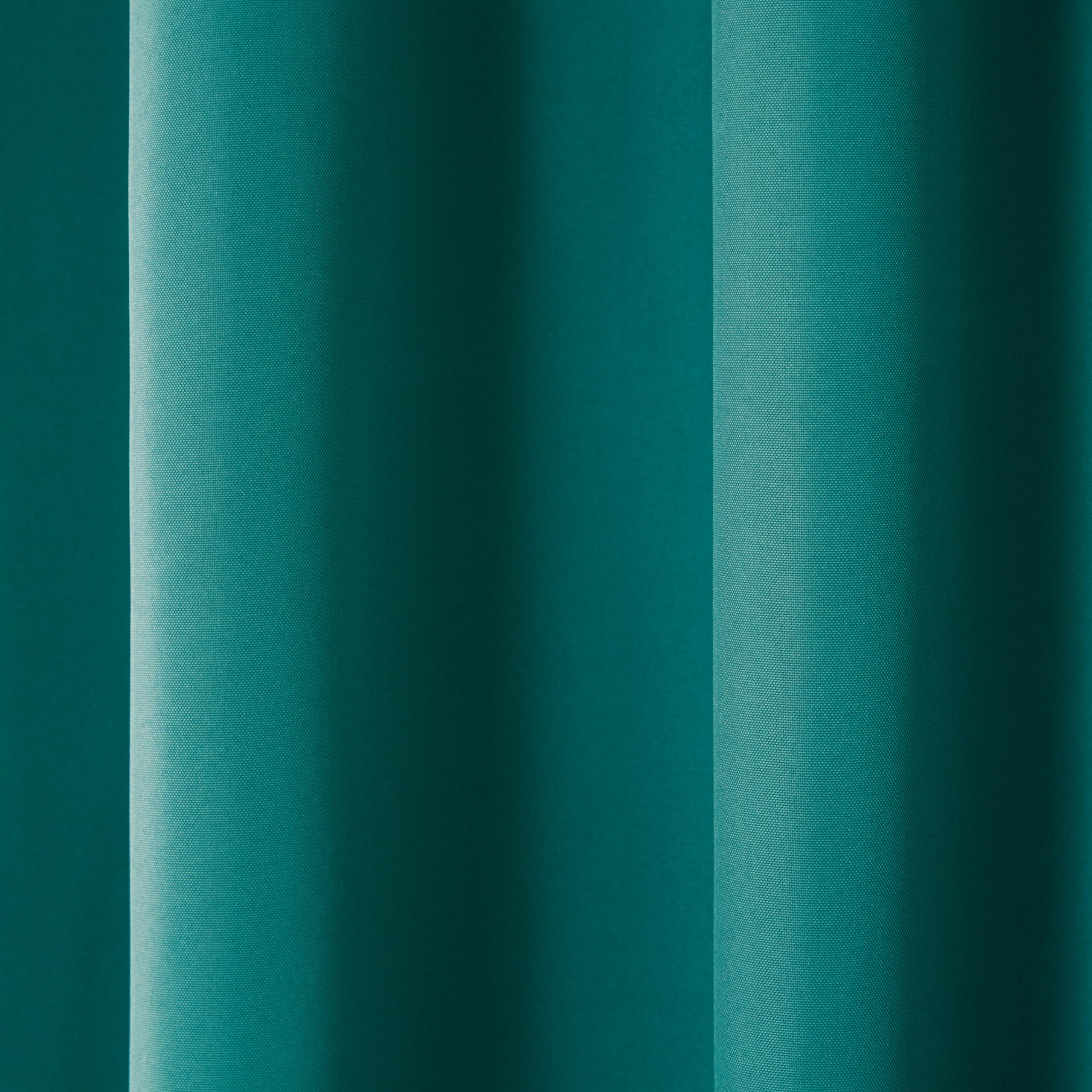 TOWN & COUNTRY BASICS curtain hanging on rod demonstrating easy installation and fit