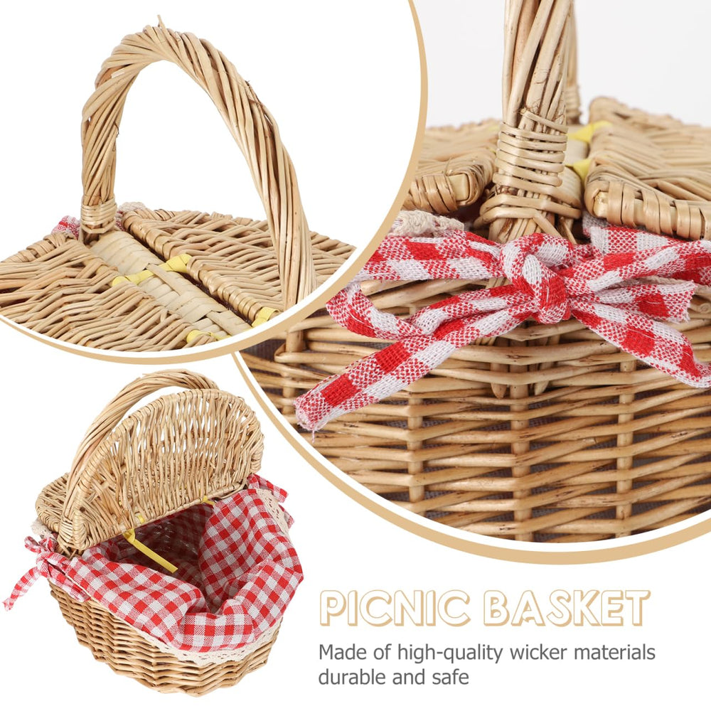 Toyvian basket held in hand conveying compact size and easy transport