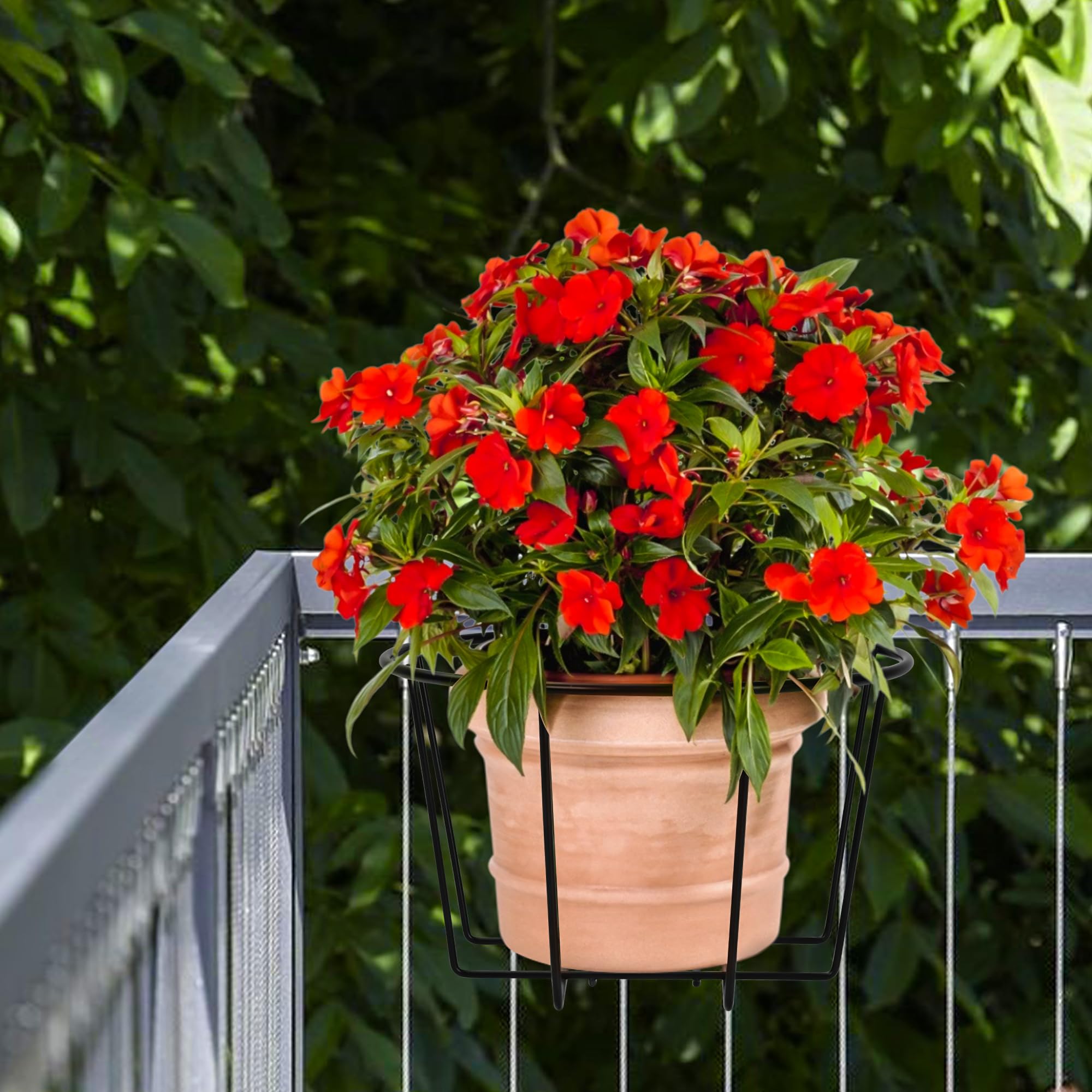 TQVAI planter beside a ruler showing size and scale for confident purchase decision