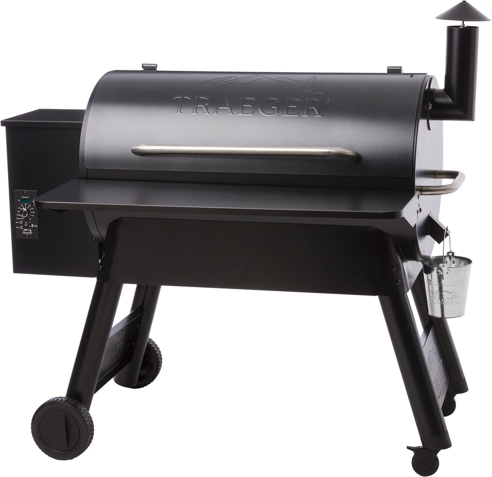 Traeger BAC363 close-up hinge detail highlighting durable steel and fold-down benefit