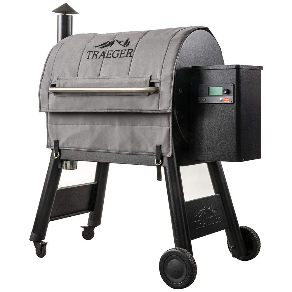 Traeger Pro 780 front view with grey insulation blanket showing fit and added heat retention