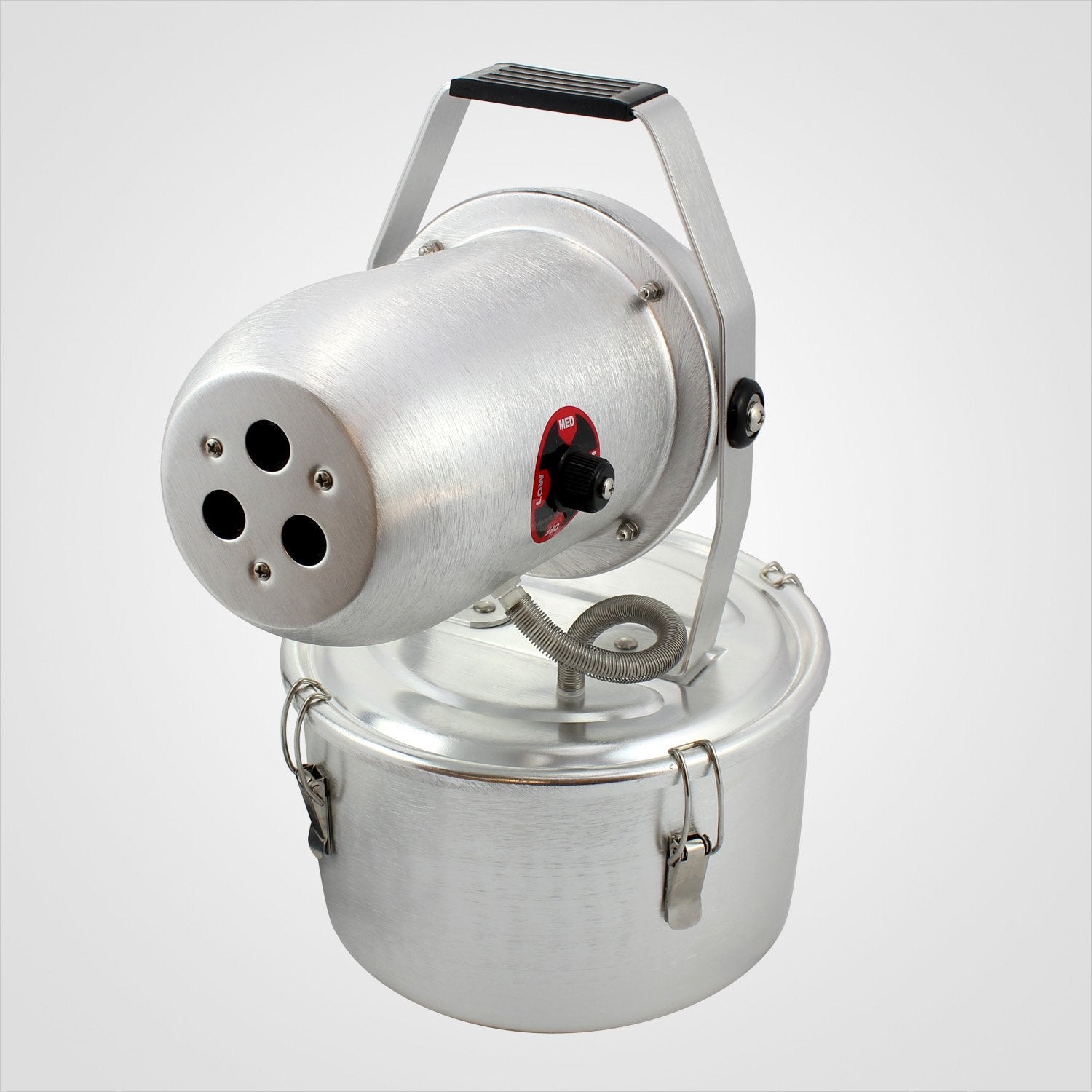 Treasure Hunter Silver Bullet close-up of triple nozzles and adjustment knob, precise coverage benefit