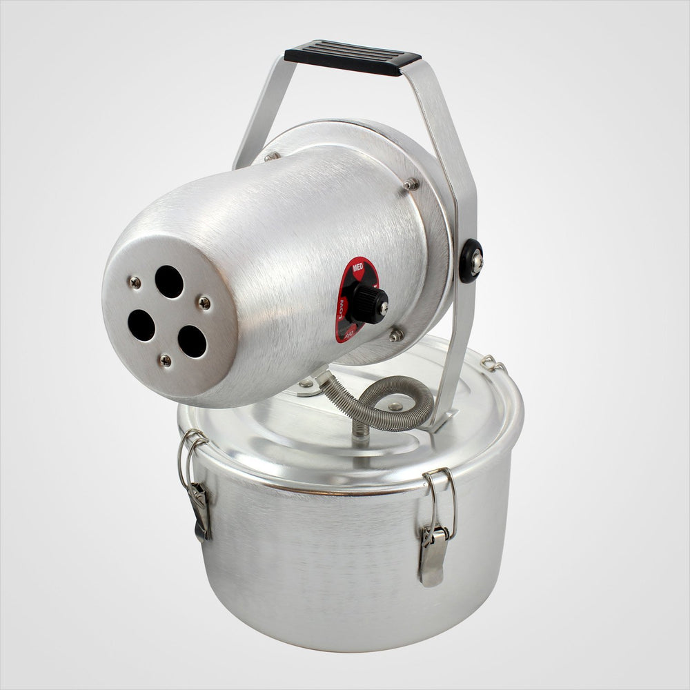 Treasure Hunter Silver Bullet close-up of triple nozzles and adjustment knob, precise coverage benefit