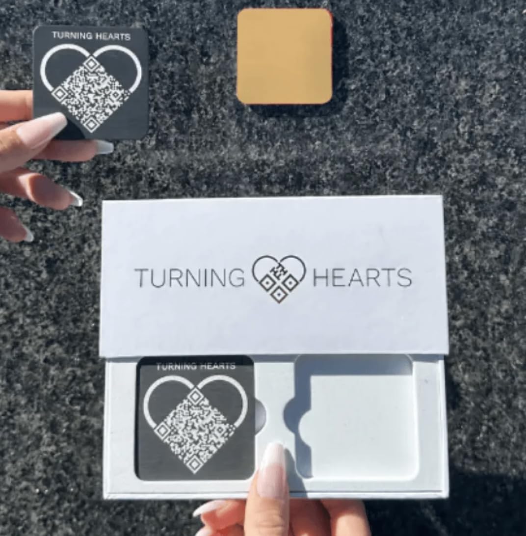 Turning Hearts texture and edge detail highlighting aluminum durability benefit