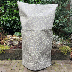 UB-STORE close-up of three-layer fabric demonstrating weather resistance