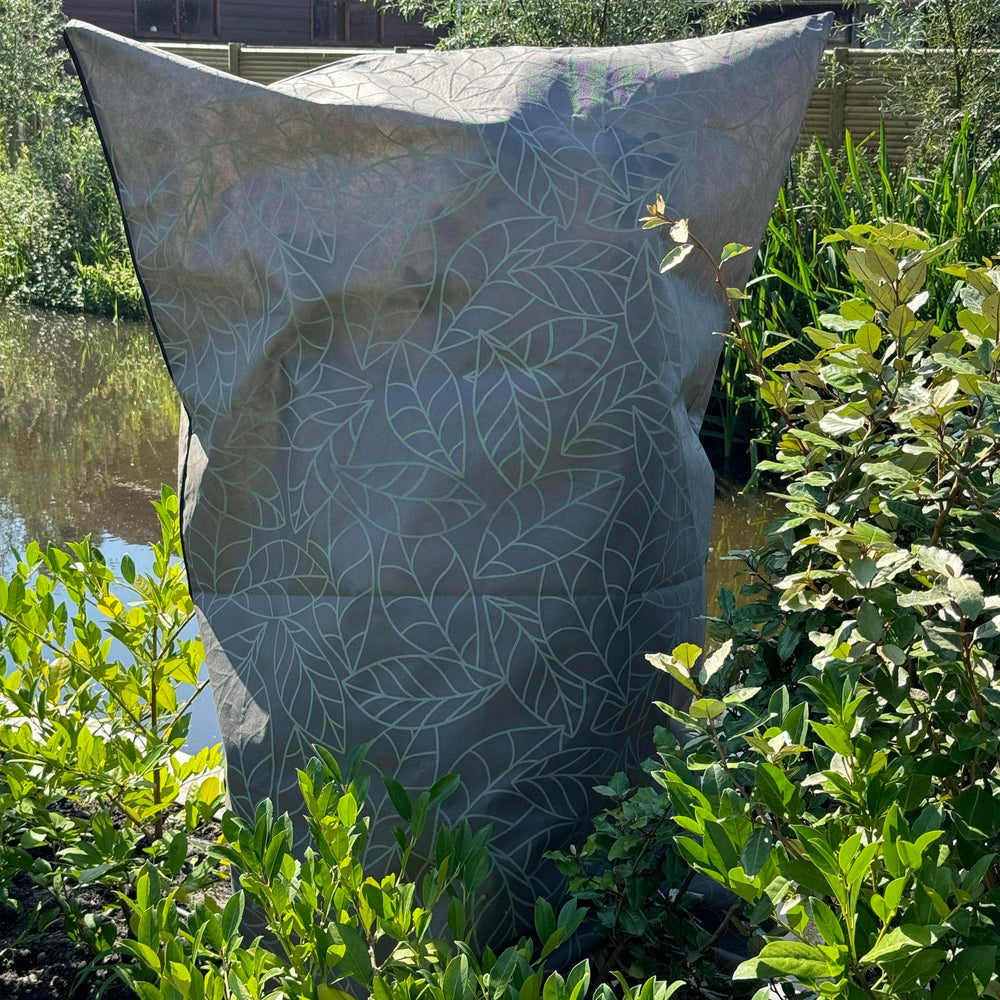 UB-STORE inner absorbent layer close-up preventing condensation on leaves