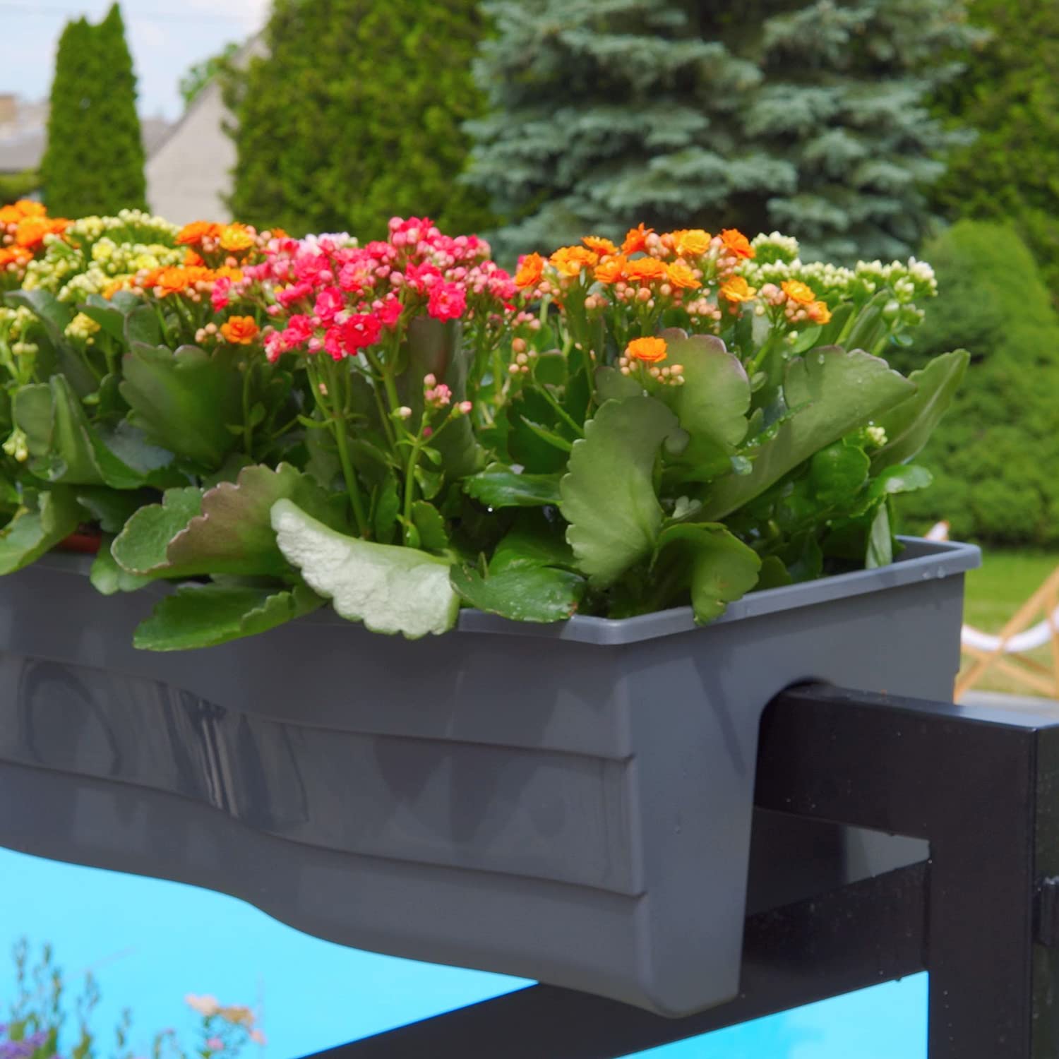 United Frames product label and recyclable mark showing eco-friendly material benefit