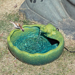 UPSJYJ close-up of lifelike frog accent highlighting decorative detail and charm