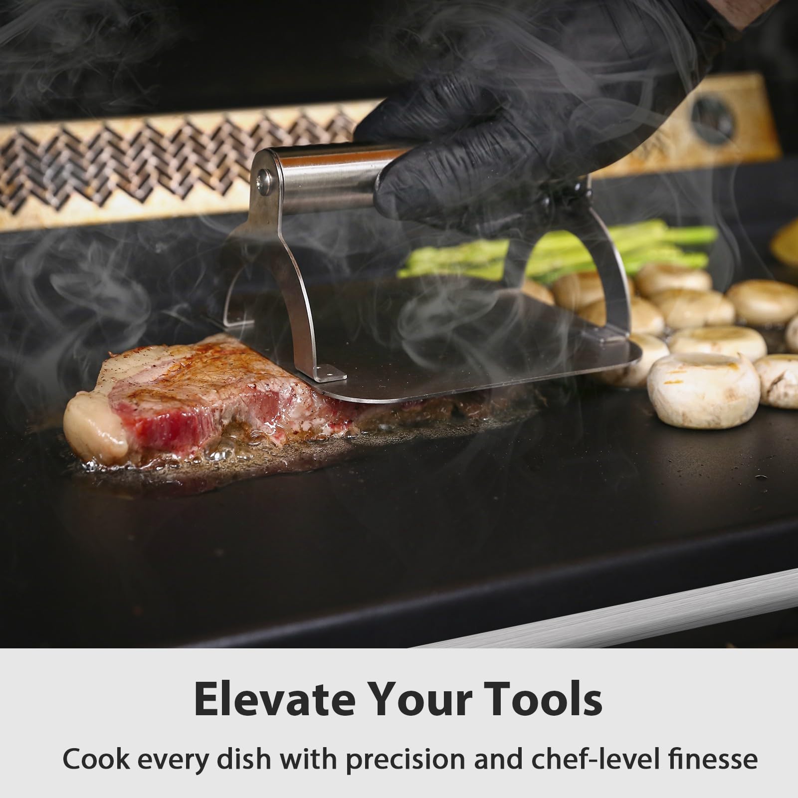 Utheer griddle on four-burner stovetop showing stable fit and scale