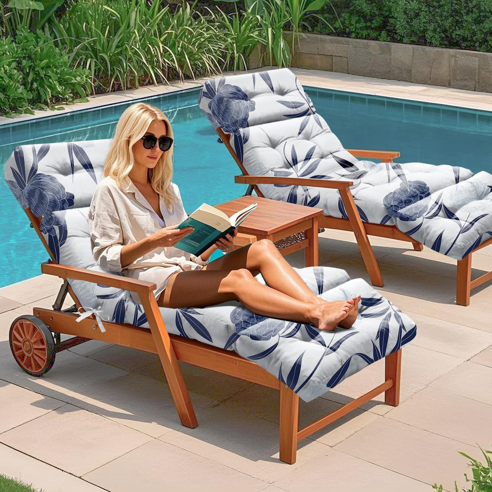 Uthem scale comparison on chaise showing proper fit and size clarity benefits