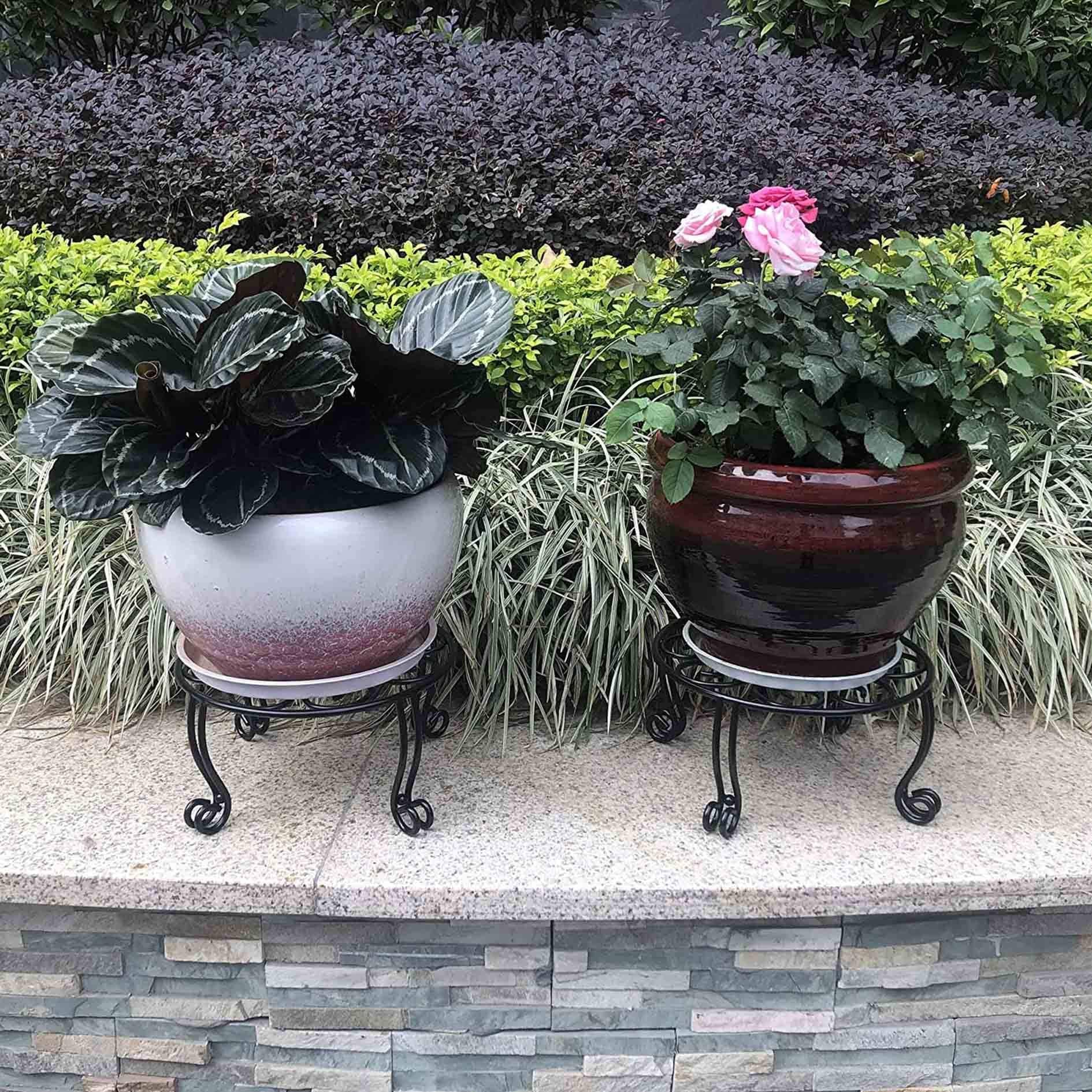 Uuuda scale comparison showing pot on stand to illustrate size and lift