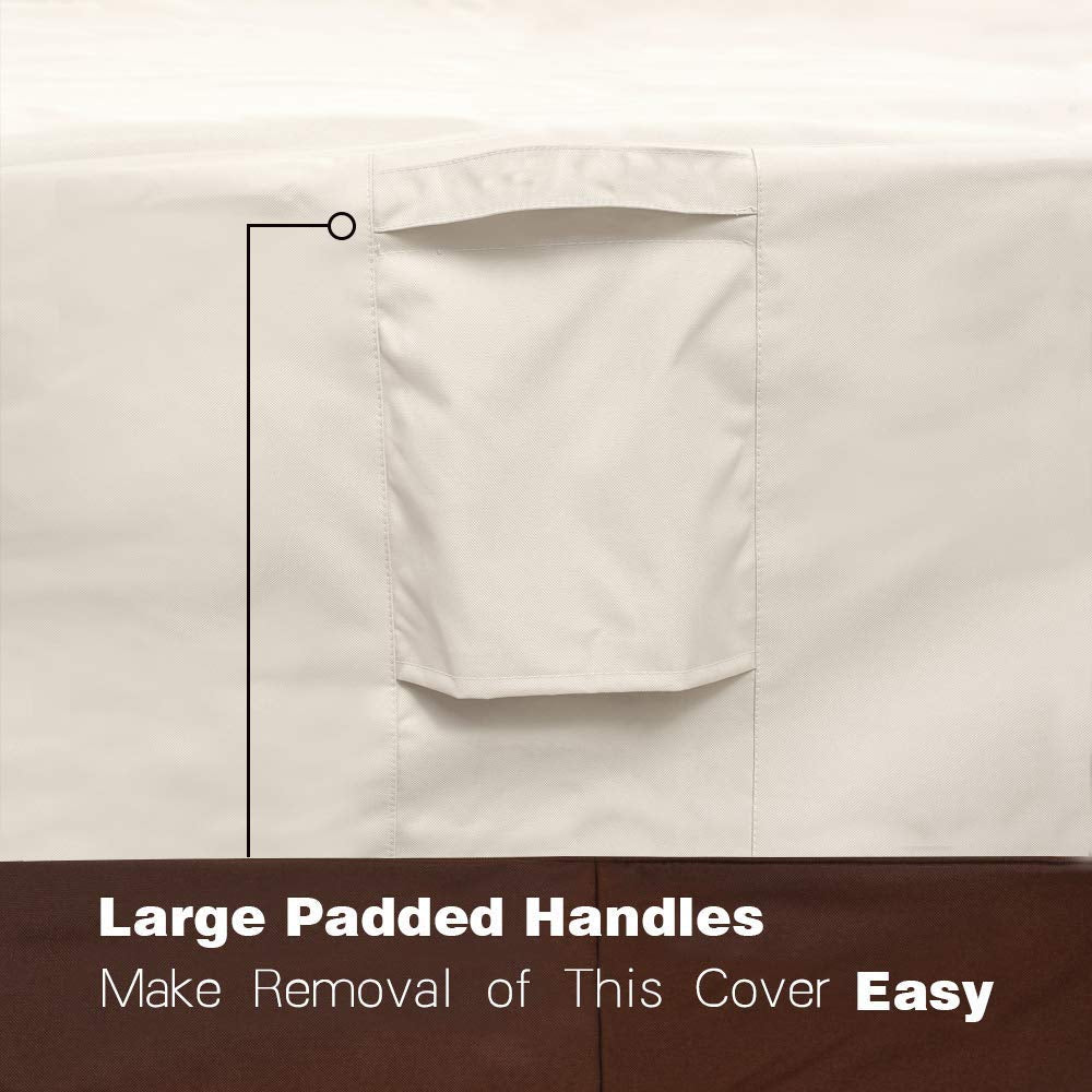 Vailge elastic hem with toggle illustrating secure windproof fit