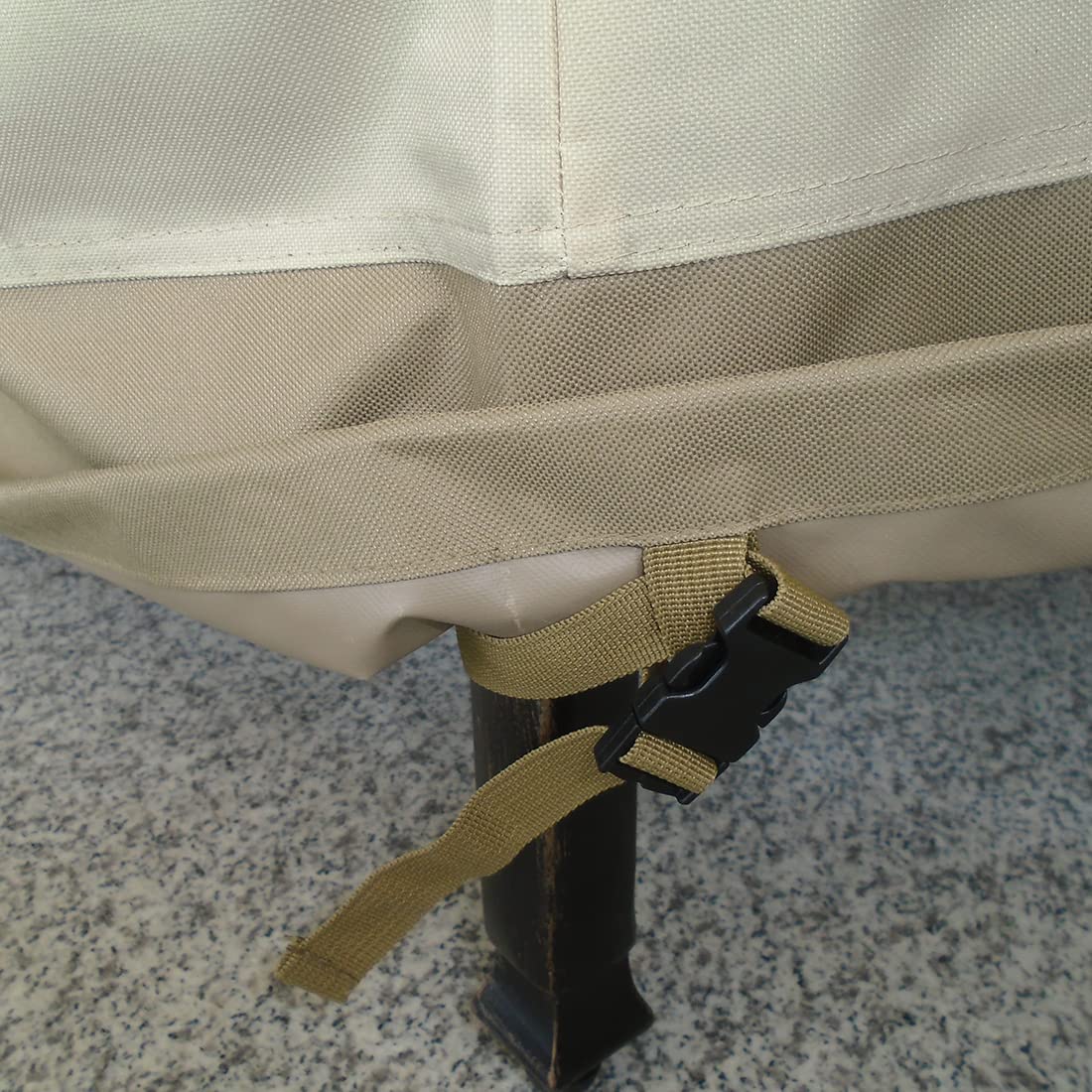 Vanteriam padded handle used for easy removal and replacement of cover