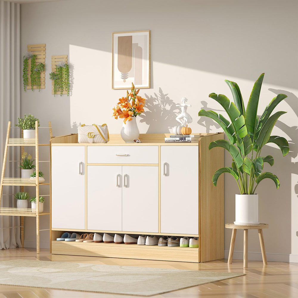 Vecxoty corner styling in living room demonstrating space-saving placement