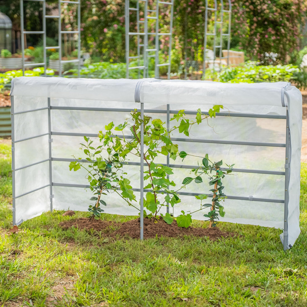 Vego garden size scale with hand demonstrating easy handling and installation