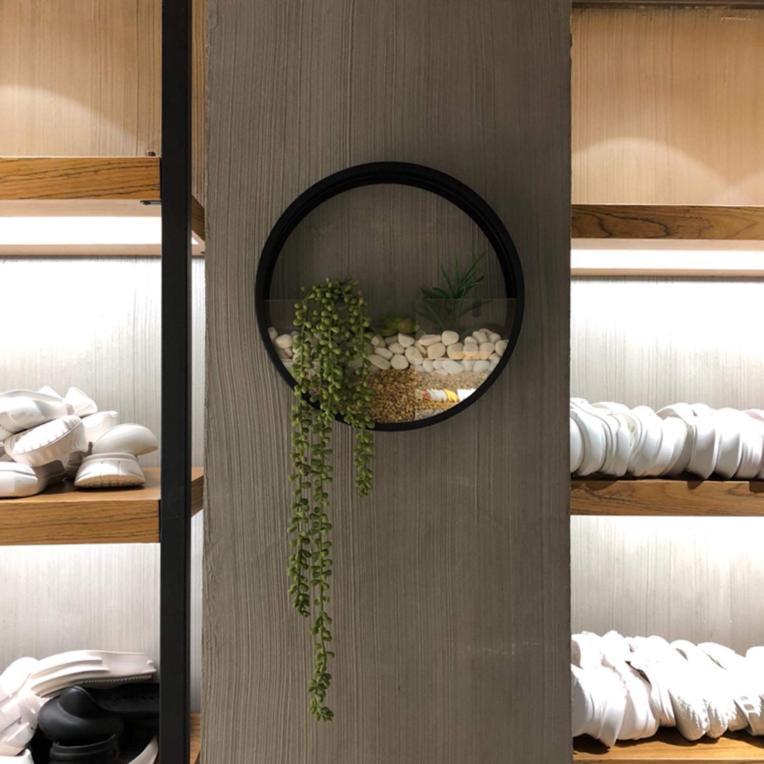 VEVLU size comparison of small, medium and large planters showing scaling options benefit