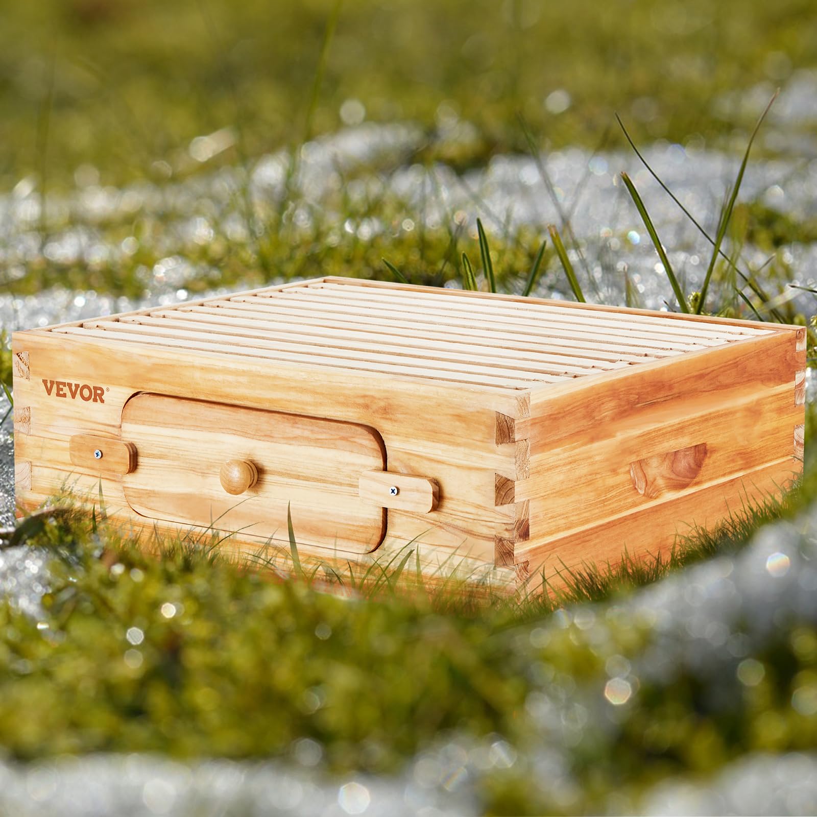 VEVOR ventilation ports close-up improving airflow and hive health