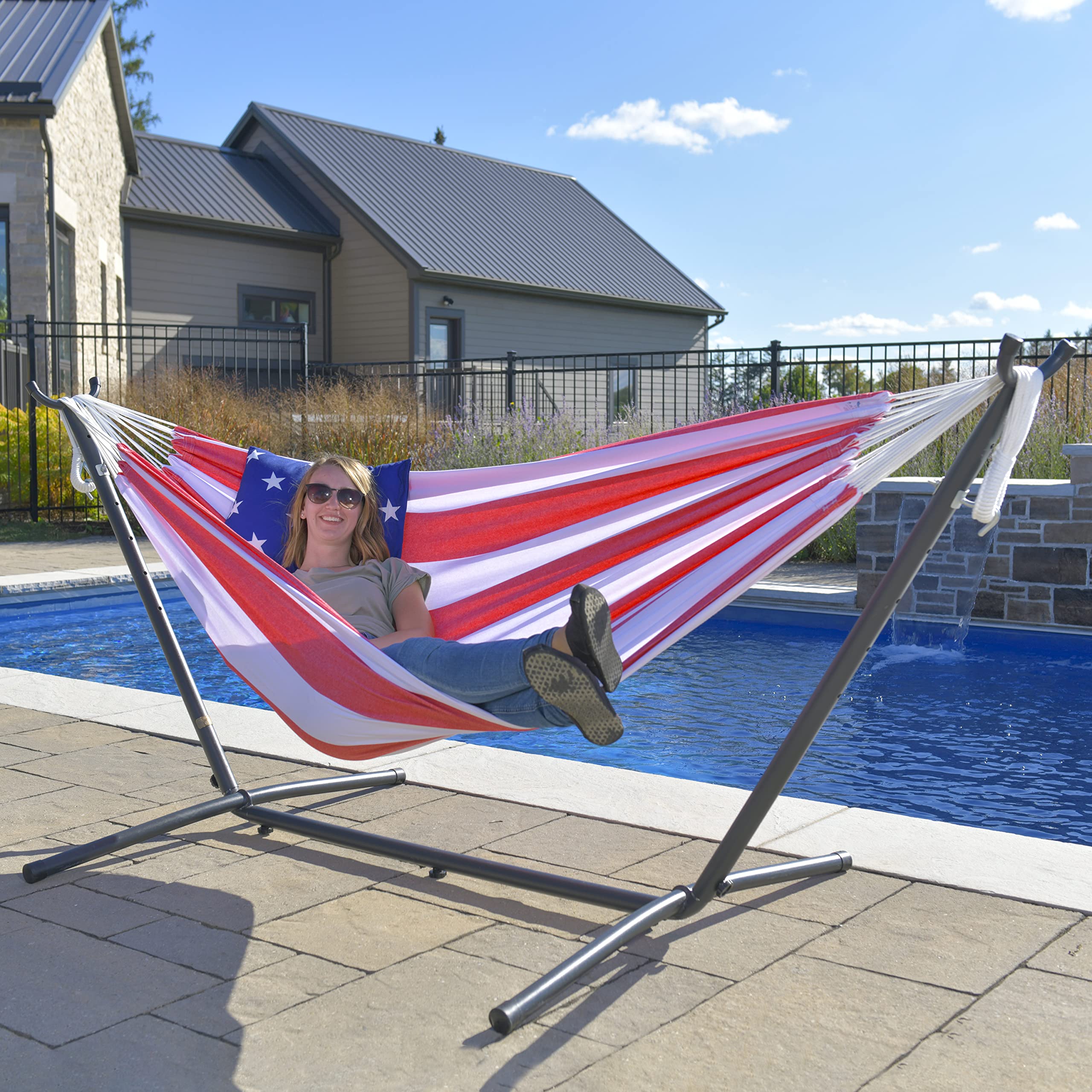 Vivere hammock cotton fabric close-up showing breathable weave and soft texture for cooler comfort