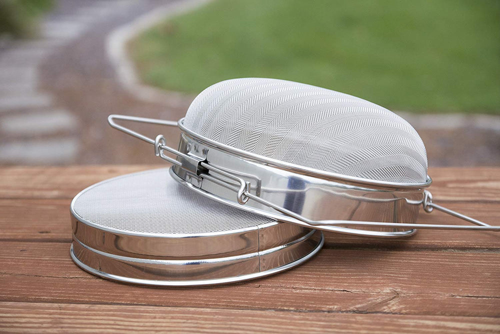 VIVO side profile showing bowl depth and arm connections for secure fit and capacity