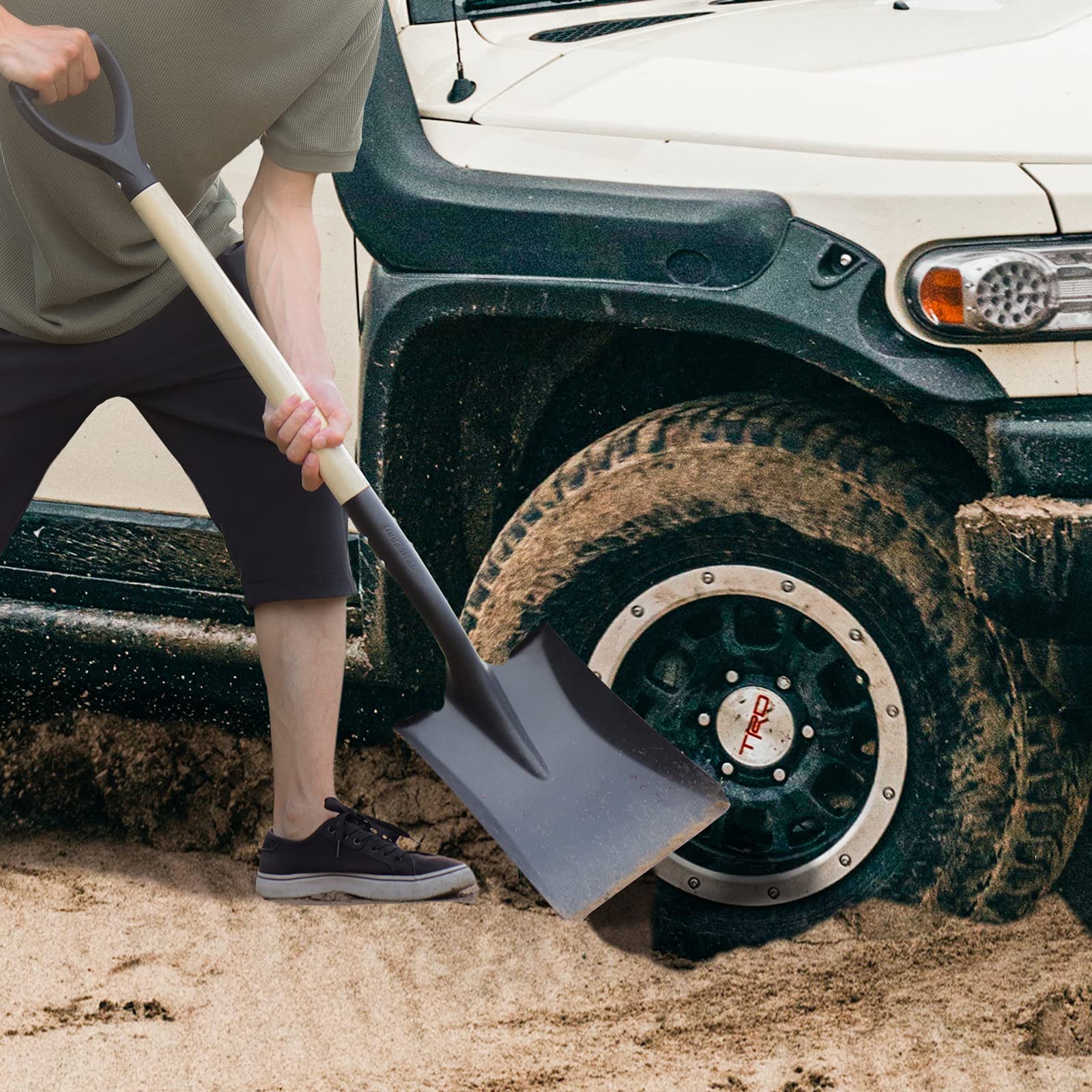 VNIMTI shovel carrying gravel to show strong blade capacity and transfer ability