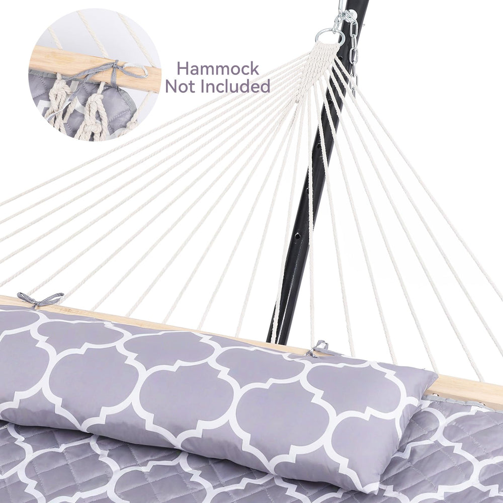 Vylceon pad with light water droplets showing quick-dry, weather-resistant fabric