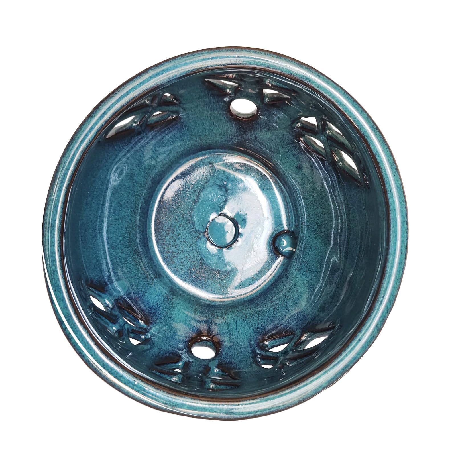 W&W pot held in hand showing 6.5 inch scale and repotting convenience