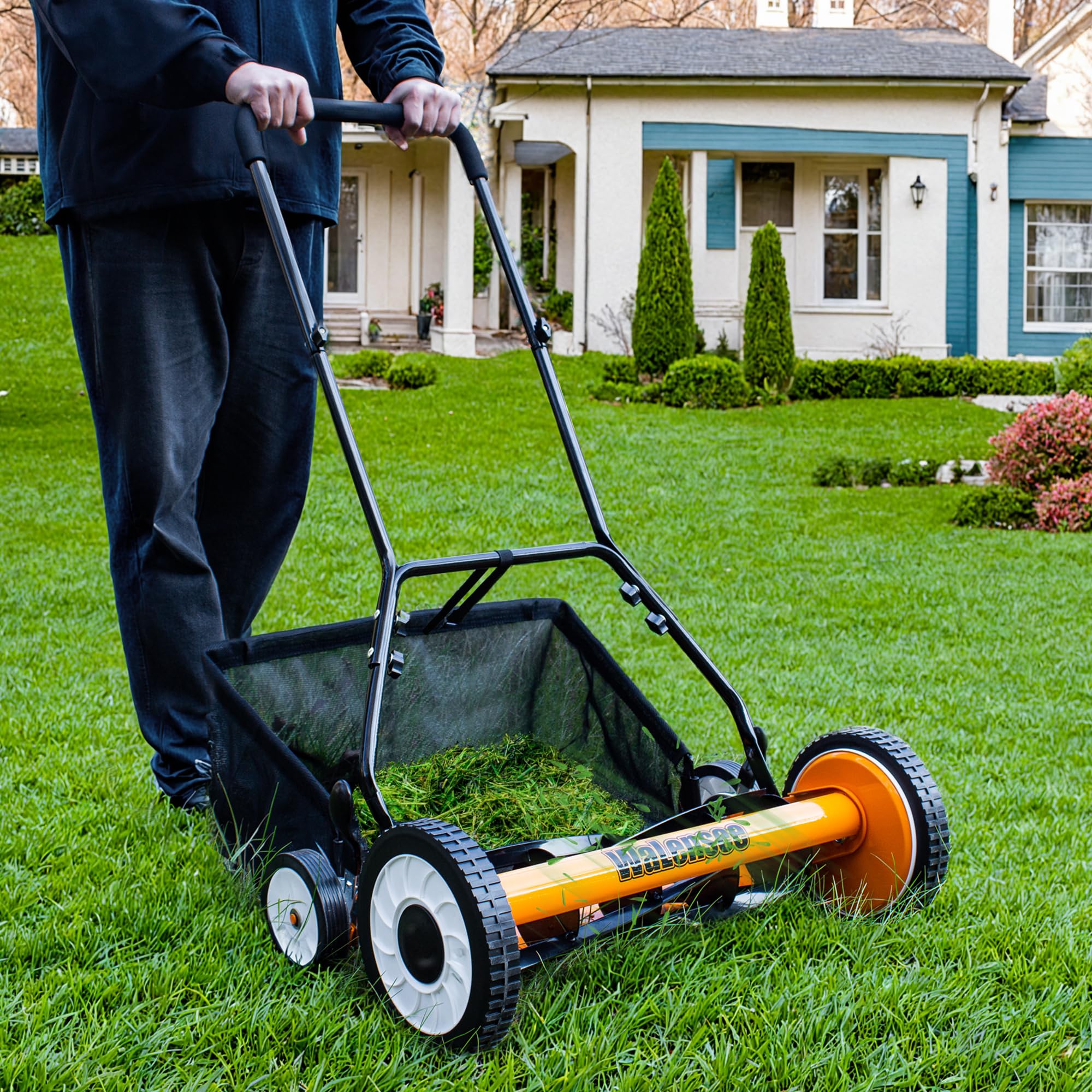 Walensee sponge grip handle detail improving comfort during longer mowing