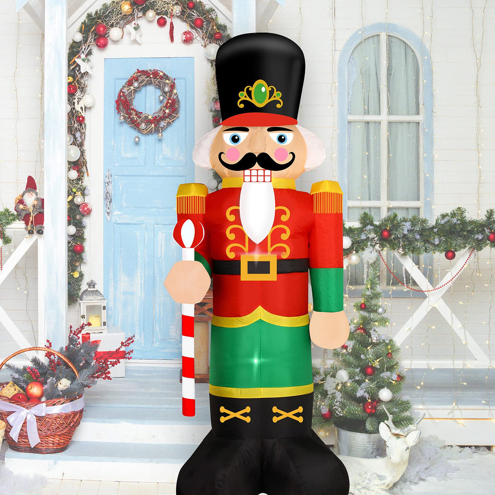 WAYDEKO Nutcracker on lawn demonstrating outdoor display and festive atmosphere