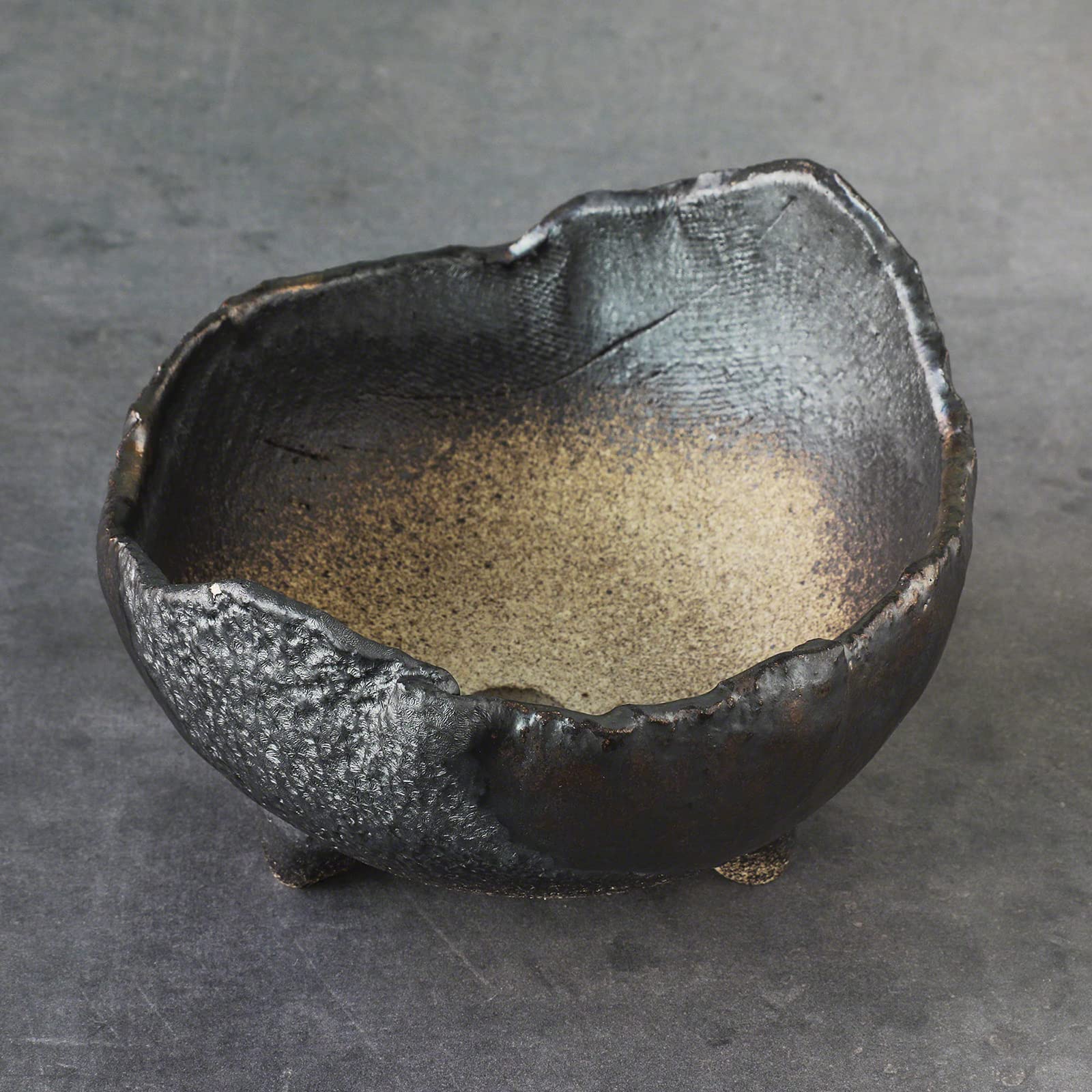 Wazakura unglazed interior detail illustrating quick moisture regulation