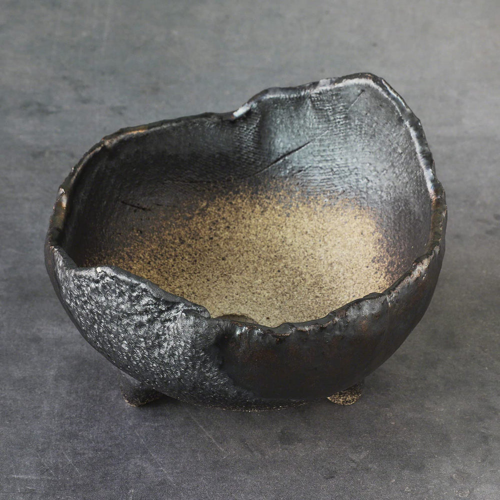 Wazakura unglazed interior detail illustrating quick moisture regulation