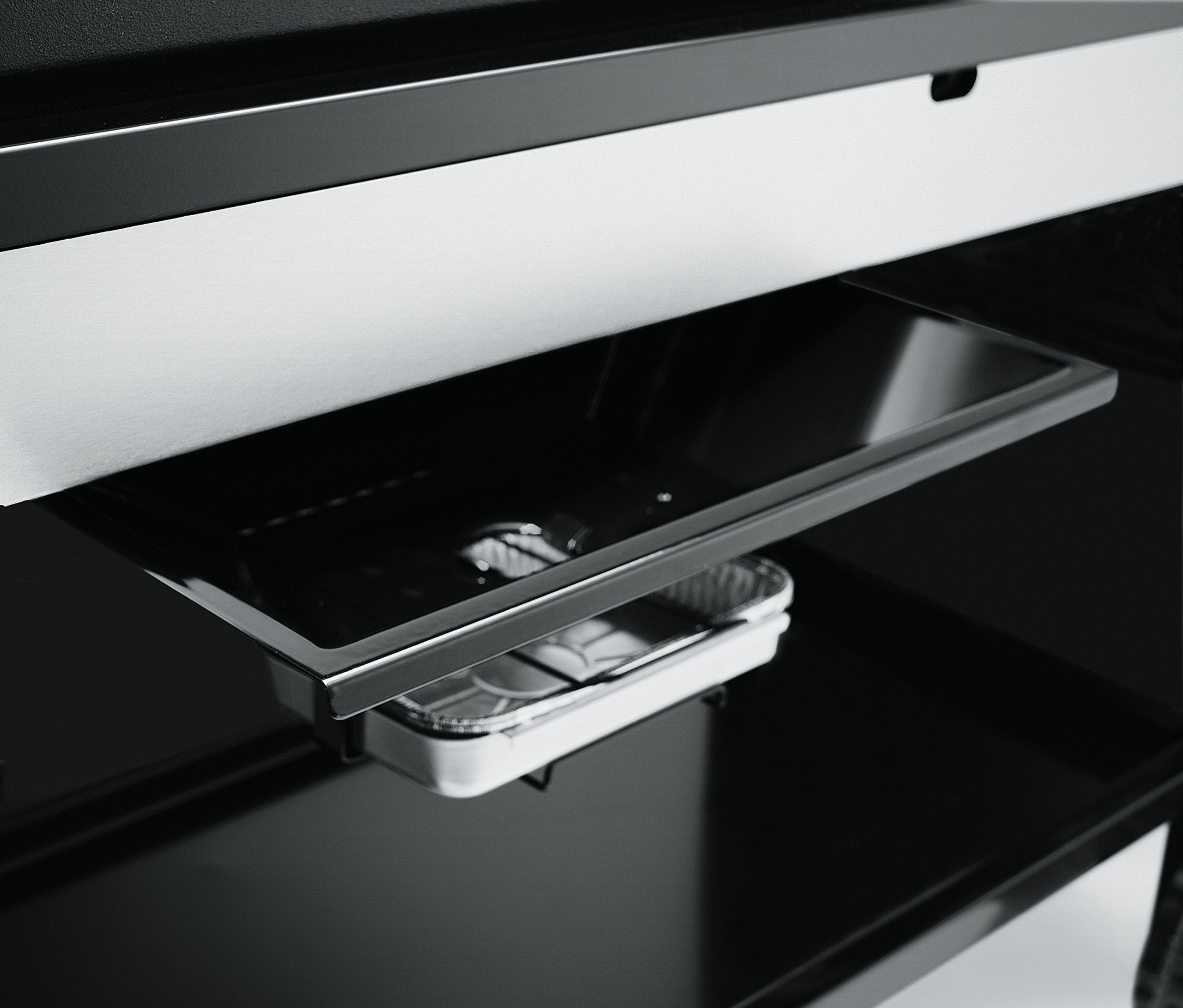 Weber close-up of wire holder showing secure support and reliability benefit