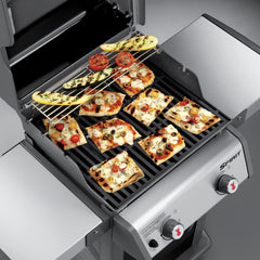 Weber grate close-up of porcelain enamel texture highlighting rust resistance and easy cleanup