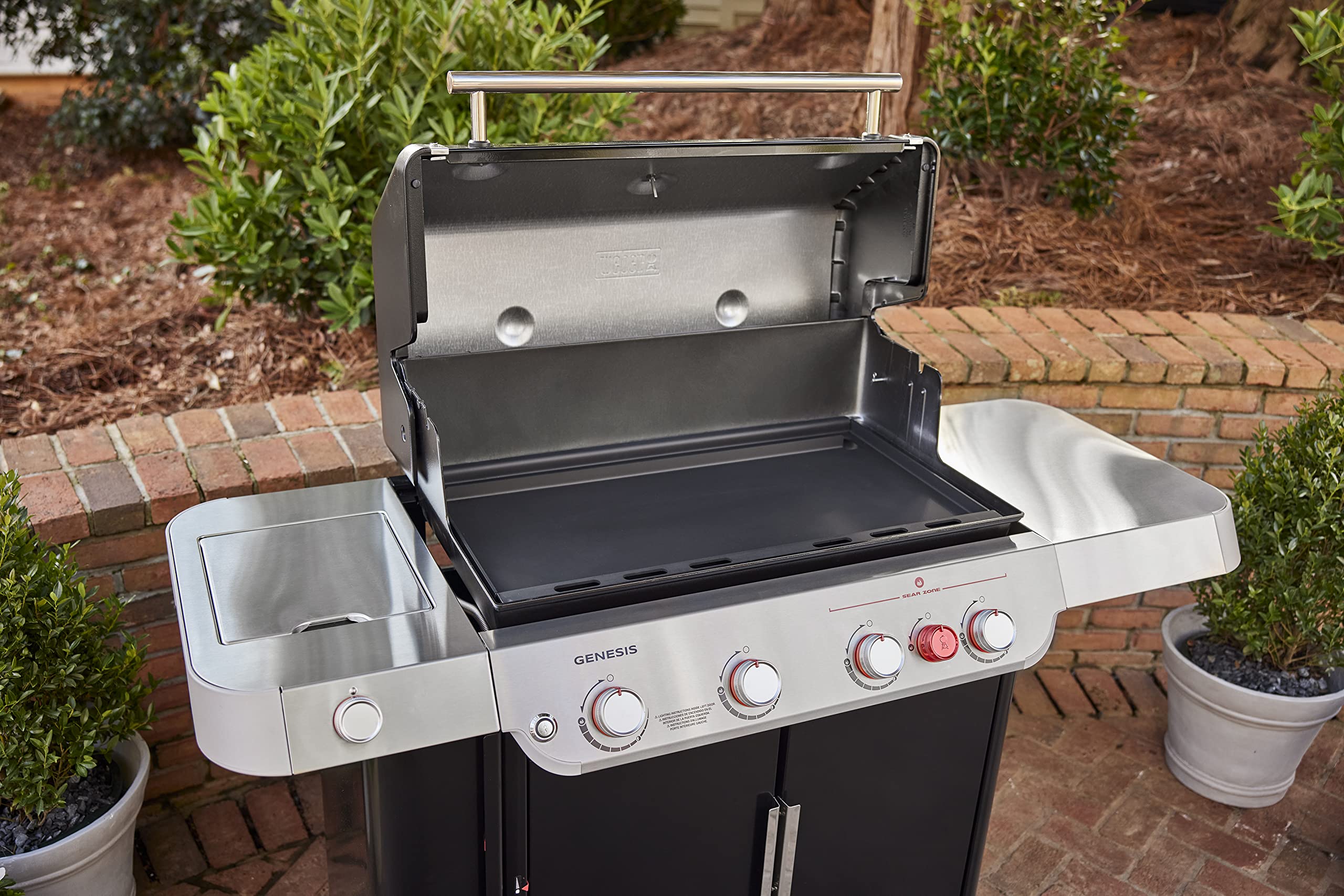 Weber griddle installed in Genesis grill demonstrating even heat coverage