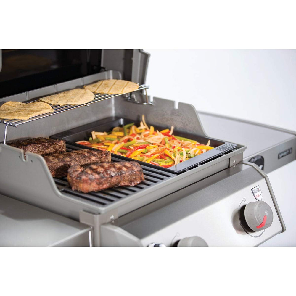 Weber close-up of porcelain-enameled cast-iron surface highlighting even heat retention