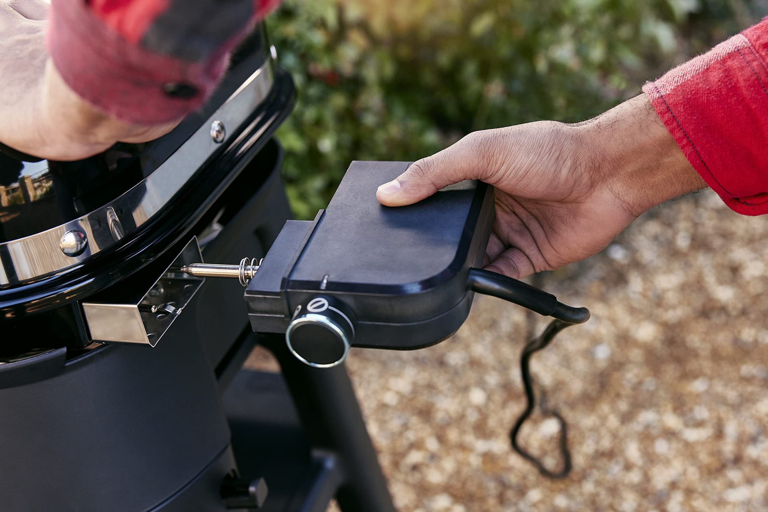 Weber Lumin steaming frozen steak showing thaw-and-cook convenience benefit