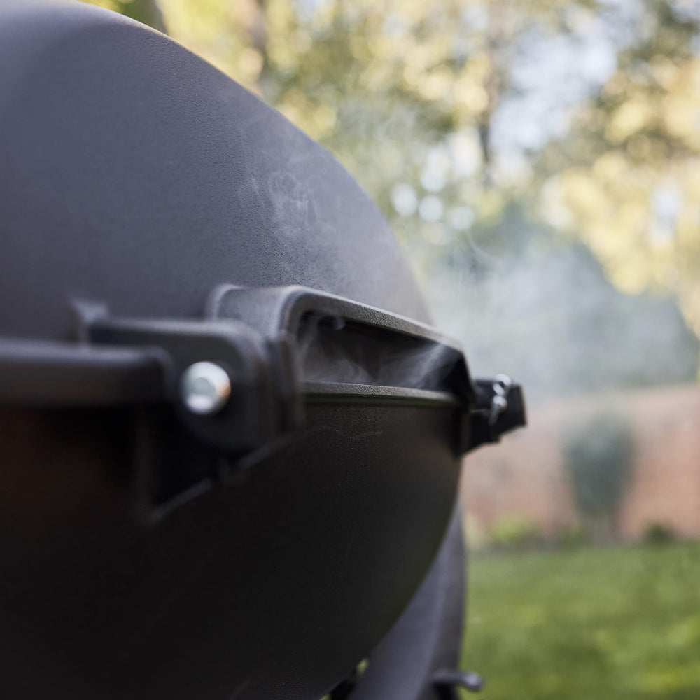 Weber Q 2800N+ plus burner control detail enabling low and high temperature cooking