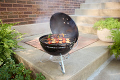 Weber Smokey Joe Tuck-N-Carry lid lock detail securing lid for safe carrying
