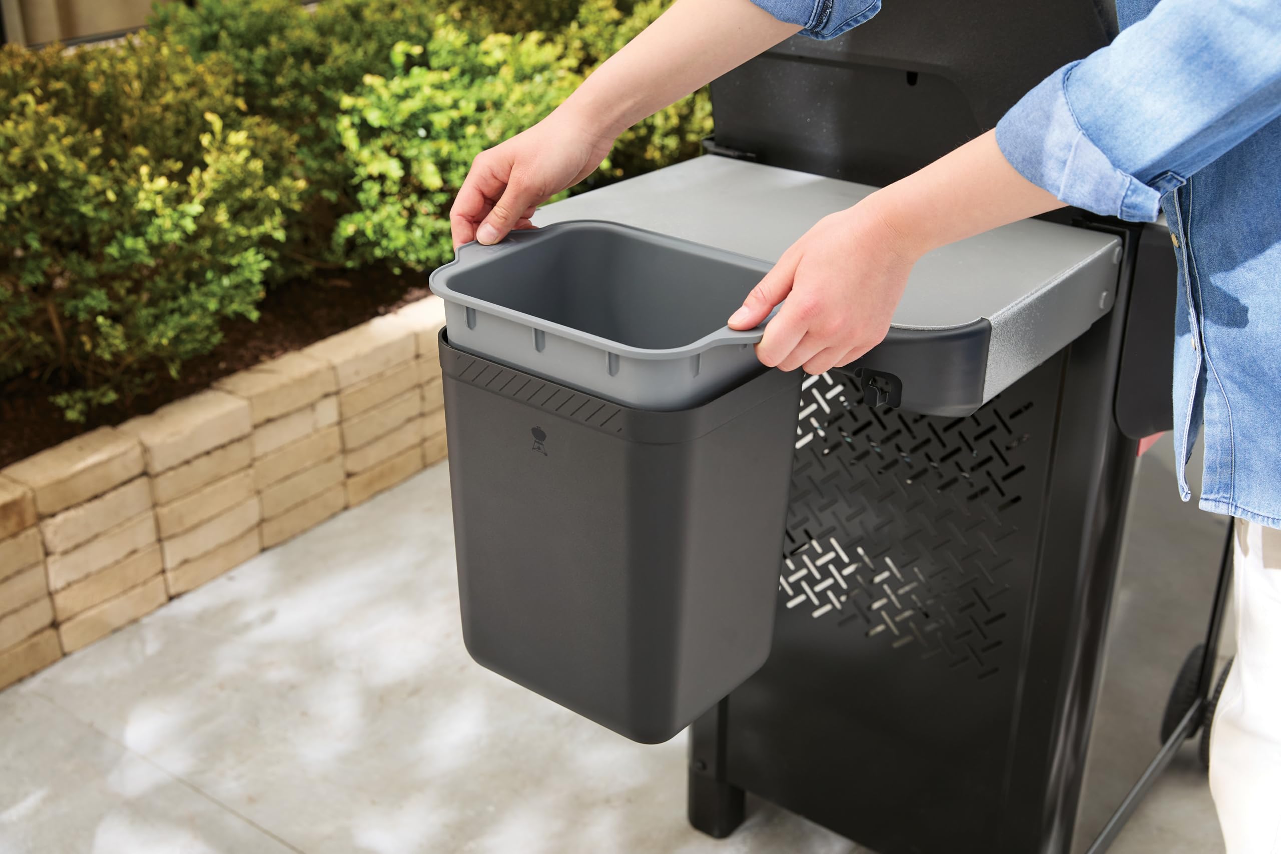 Weber tool holder removable insert close-up for easy cleaning benefit