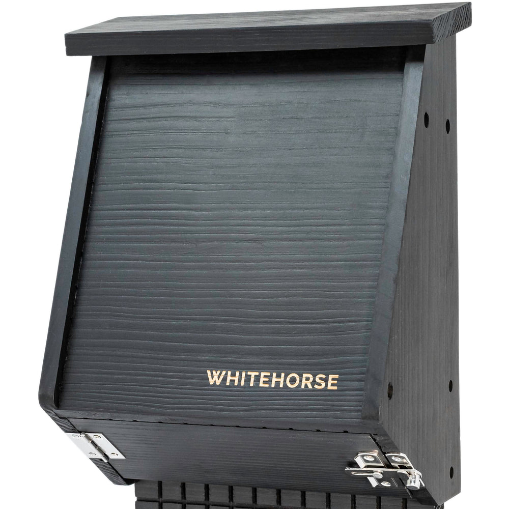 WHITEHORSE front view showing four-compartment entrance and durable design benefit