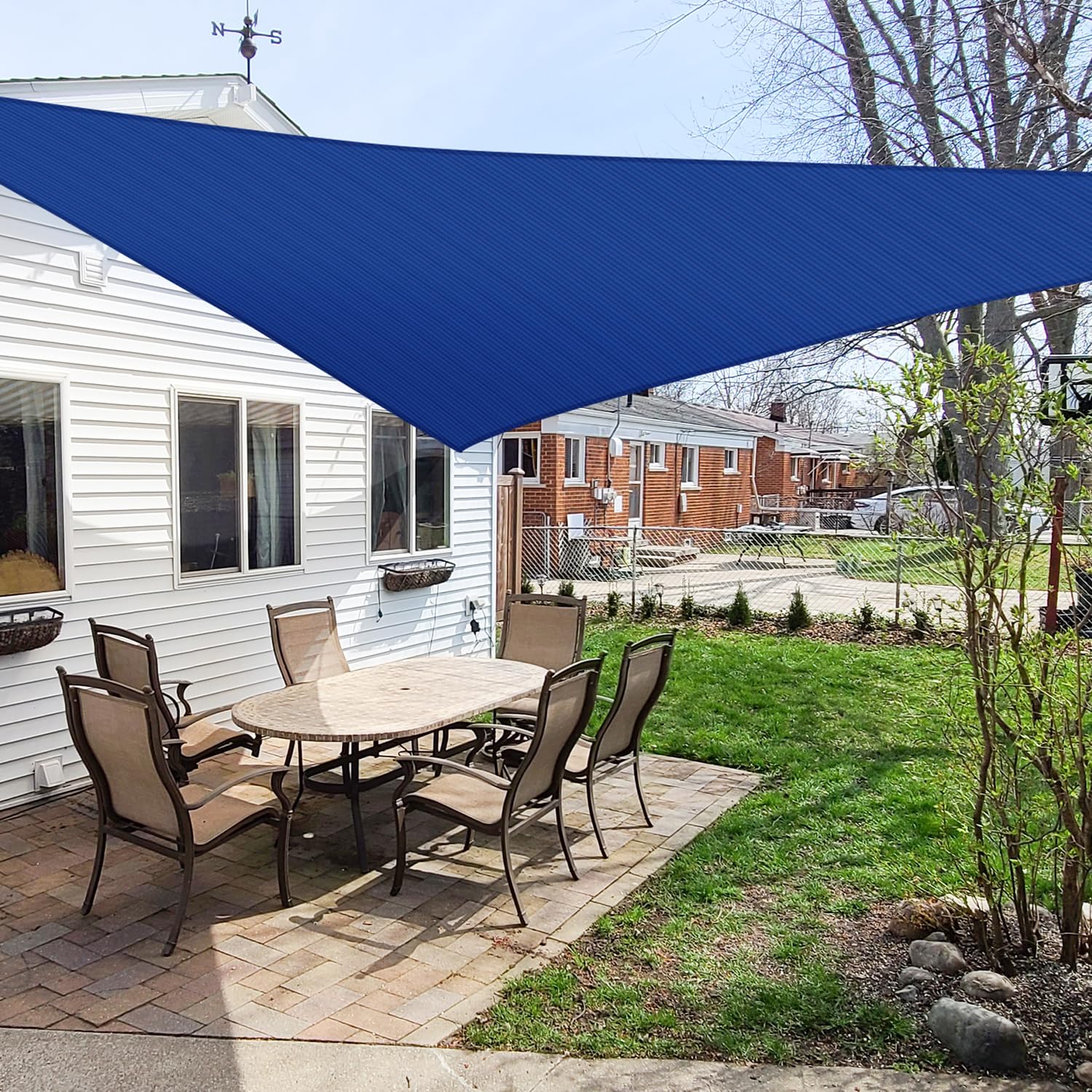Windscreen4less mounted on pergola illustrating versatile outdoor use