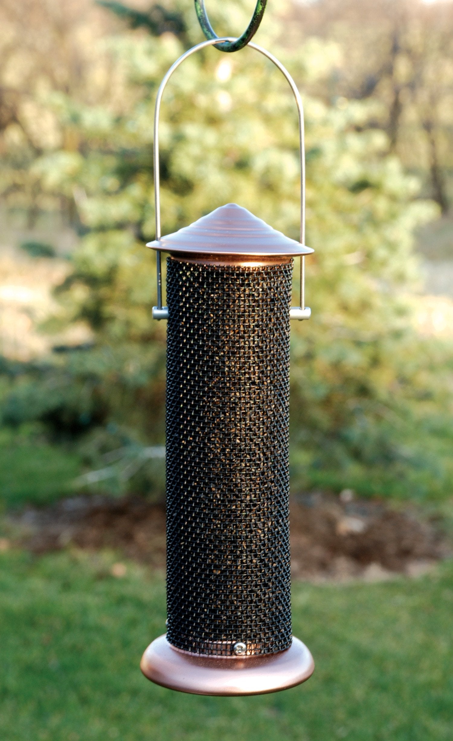 Woodlink Coppertop close-up of fine steel mesh demonstrating secure nyjer hold and durability