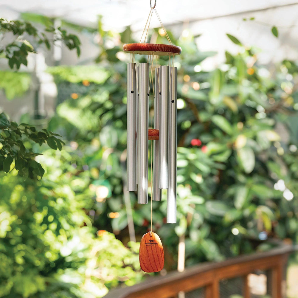 Woodstock Chimes detalle de madera de fresno resistente y estético