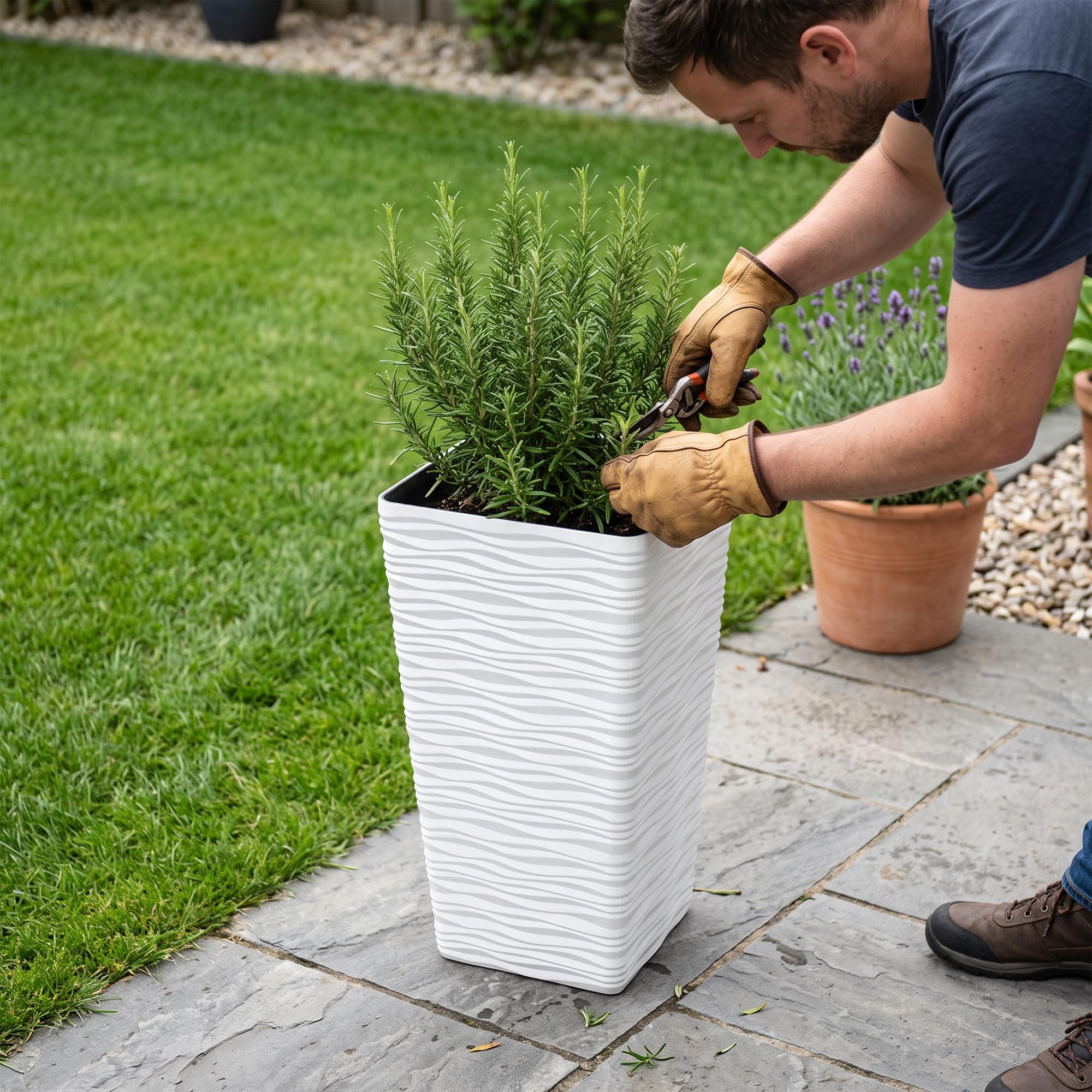 Worth planter drainage hole detail with removable plug for flexible watering