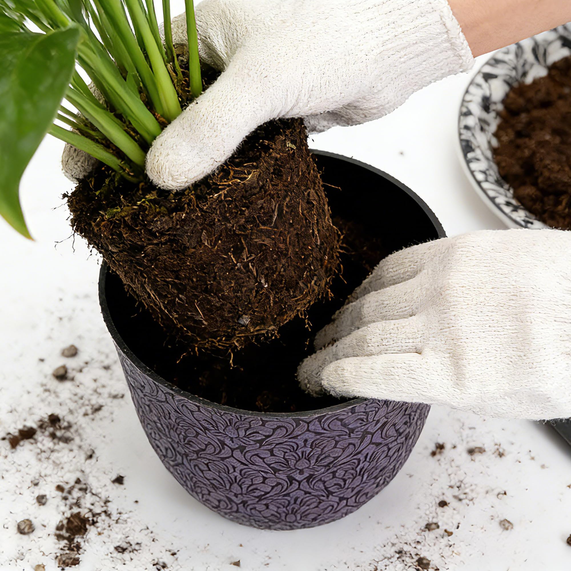 Worth Garden pot held in hand showing 8-inch scale and lightweight benefit