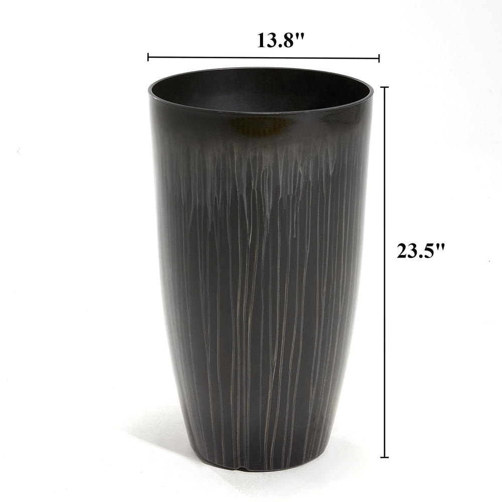 Worth on patio lifestyle image showing two planters enhancing outdoor seating