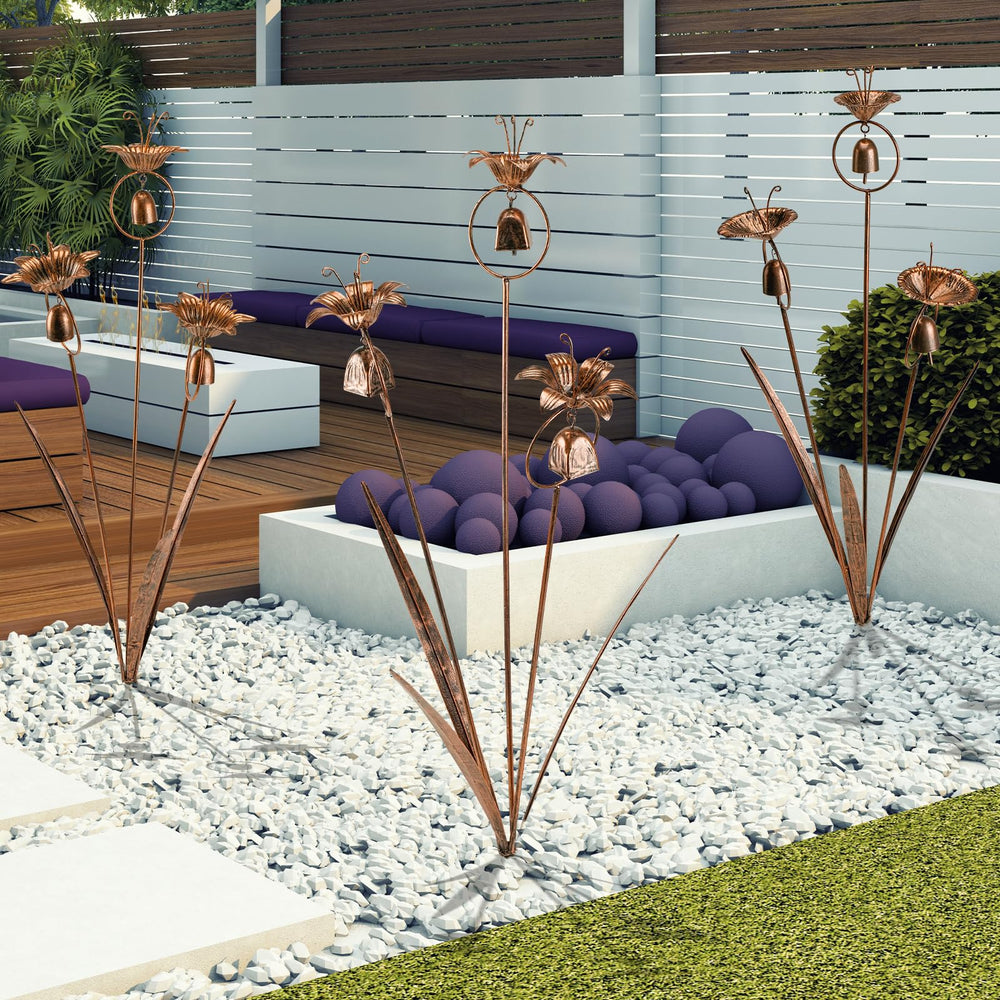 WSgift garden lifestyle scene showing installation and curb-appeal benefit